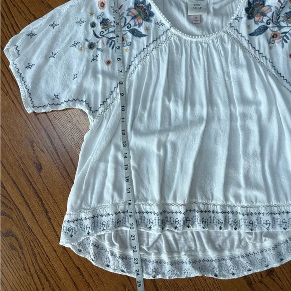 Knox Rose White and Blue Floral Embroidered Top - Picture 9 of 9